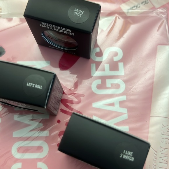MAC Cosmetics DAZZLESHADOW Bundle NIB - Picture 10 of 11